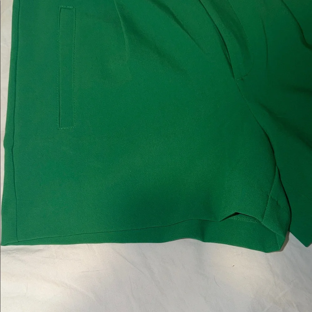 A New Day Green Women's Shorts Size 8 NWT - Picture 3 of 10